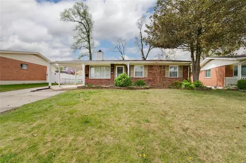 79 Cliff Dr, Saint Louis, MO 63125