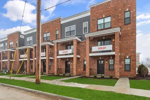 5015 Charlie Milani Pl, Saint Louis, MO 63110