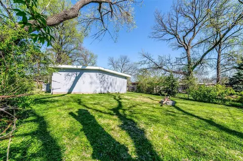 Exterior - 8432 Buckthorn Dr, Berkeley, MO 63134 photo 3 of 9
