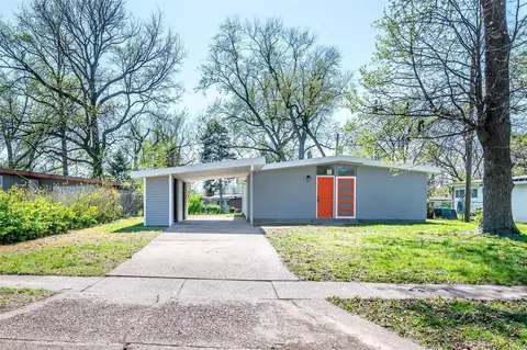 Exterior - 8432 Buckthorn Dr, Berkeley, MO 63134 photo 6 of 9