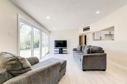 Living - 8432 Buckthorn Dr, Berkeley, MO 63134 photo 3 of 6