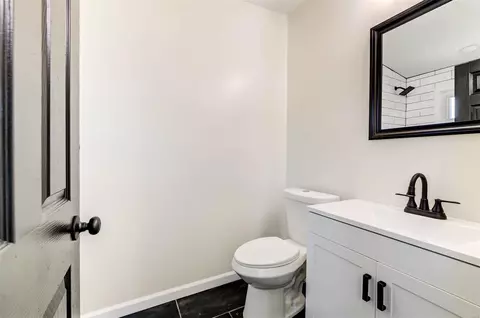 Bath - 8432 Buckthorn Dr, Berkeley, MO 63134 photo 1 of 5