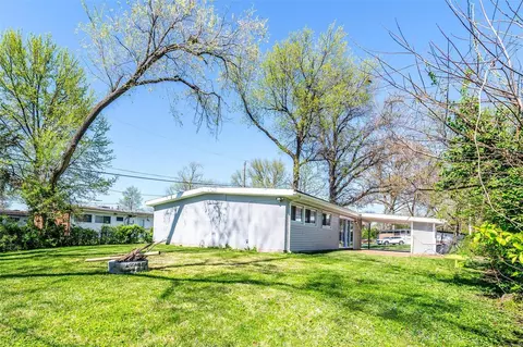Exterior - 8432 Buckthorn Dr, Berkeley, MO 63134 photo 4 of 9