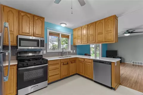 Kitchen - 433 Madrina Ct, Ballwin, MO 63021 photo 1 of 2