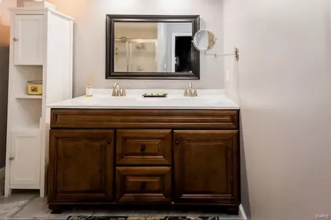 Bath - 853 Gardenway Drive Dr, Ballwin, MO 63011 photo 1 of 3