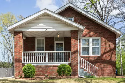 7443 Warner Ave, Saint Louis, MO 63117