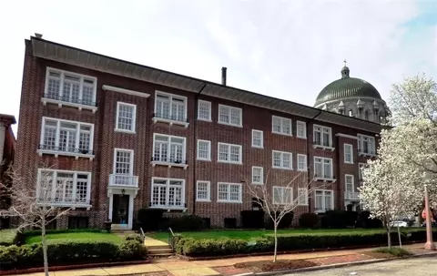 4392 Maryland Ave #3E, Saint Louis, MO 63108