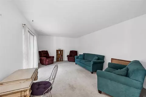 Living - 402 Brooktree Dr, Ballwin, MO 63011 photo 2 of 5