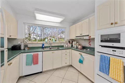 Kitchen - 402 Brooktree Dr, Ballwin, MO 63011 photo 2 of 3