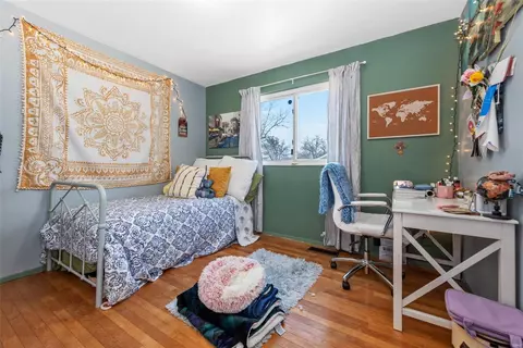 Bedroom - 402 Brooktree Dr, Ballwin, MO 63011 photo 6 of 7