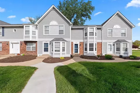 1778 Kircher Dr #E, Saint Charles, MO 63303
