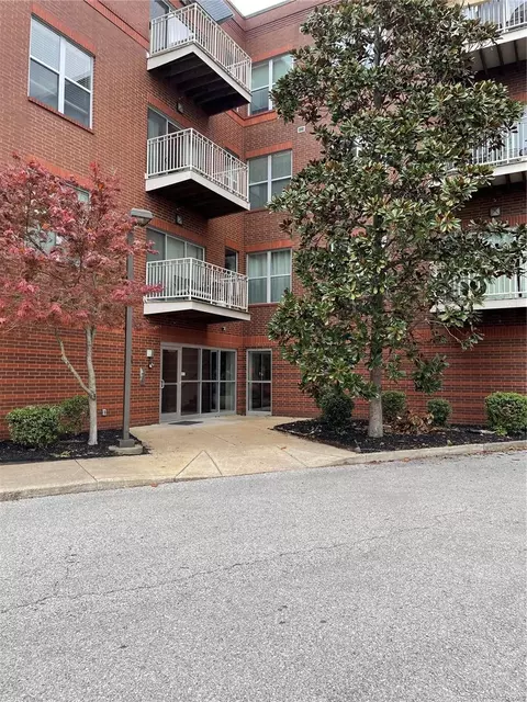 849 Westgate #208, University City, MO 63130