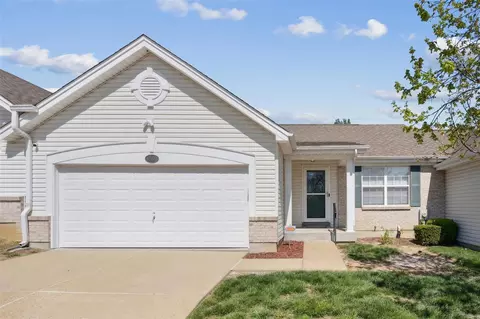 12108 Mckelvey Place Dr, Bridgeton, MO 63044