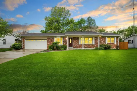 607 Cheryl Ann Dr, Wentzville, MO 63385