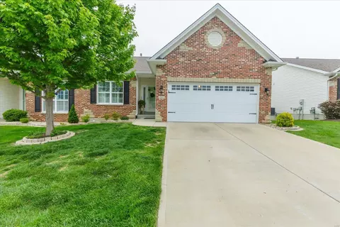 247 Glasgow Dr, Saint Charles, MO 63301