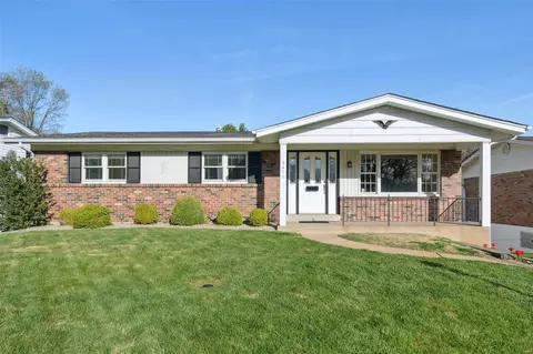 3417 Glen Bay Dr, Saint Louis, MO 63125