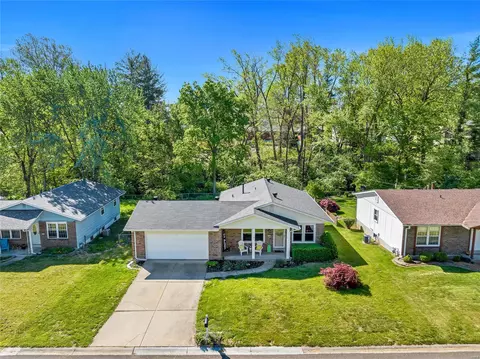 1149 Fordyce Ln, Saint Charles, MO 63303