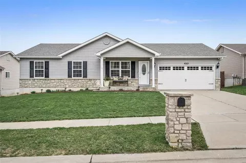 410 Prairie Creek Dr, Wentzville, MO 63385