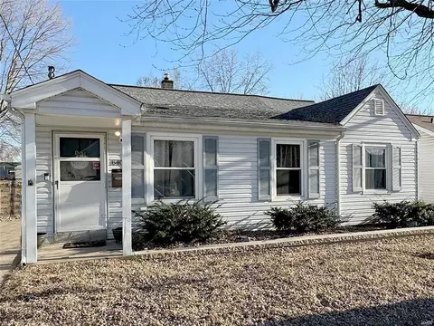 840 Saint Charles Ave, Saint Charles, MO 63301
