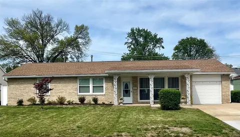 4117 Christianne Ct, Saint Louis, MO 63116