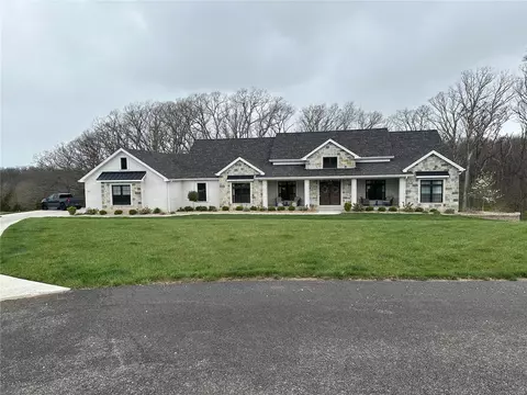 215 Blue Sky Dr, Defiance, MO 63341