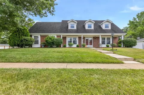 12145 Kingshead Dr, Florissant, MO 63033