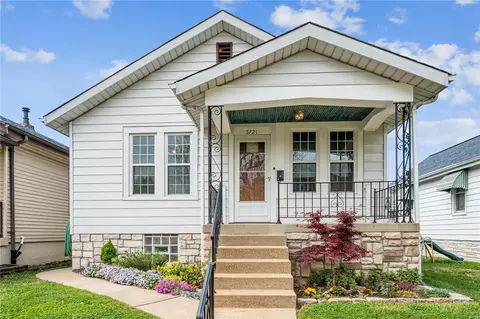 5721 Leona St, Saint Louis, MO 63116