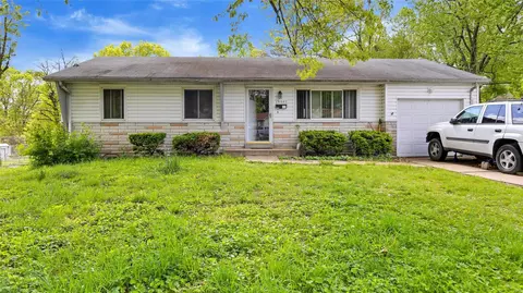 10087 Mccartney Ln, Saint Louis, MO 63137