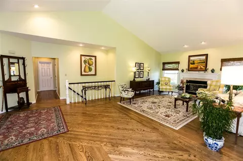 232 Jasmin Park Ct, Ballwin, MO 63021 photo 3