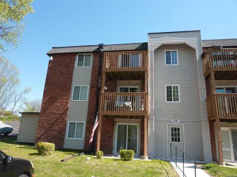2745 Westphalia Ct #E, Saint Louis, MO 63129