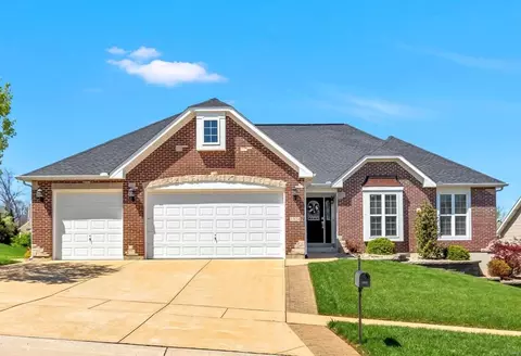 1324 Birch Meadow Dr, High Ridge, MO 63049