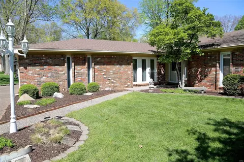 Exterior - 559 Windsor Mill Dr, Ballwin, MO 63011 photo 3 of 11