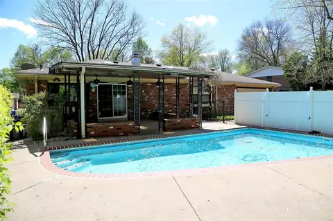 Exterior - 559 Windsor Mill Dr, Ballwin, MO 63011 photo 9 of 11