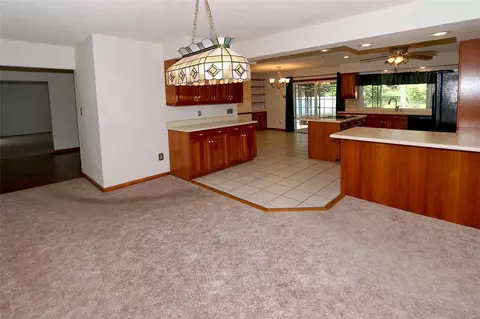 Kitchen - 559 Windsor Mill Dr, Ballwin, MO 63011 photo 8 of 8