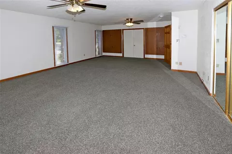 Living - 559 Windsor Mill Dr, Ballwin, MO 63011 photo 4 of 4