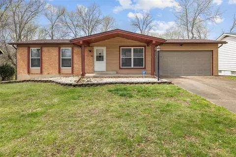 7 Vizcuya Ct, Florissant, MO 63033