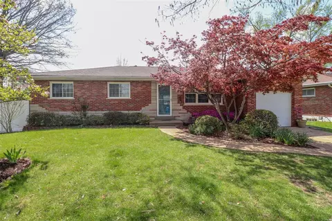 4100 Rutherford Dr, Mehlville, MO 63125
