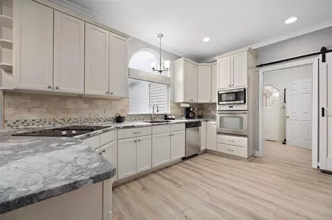 Kitchen - 102 Laurens Rdg, O'fallon, MO 63368 photo 1 of 4