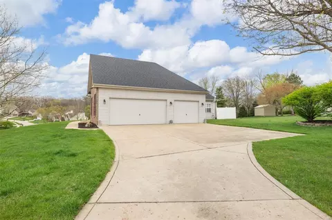 Exterior - 102 Laurens Rdg, O'fallon, MO 63368 photo 5 of 12
