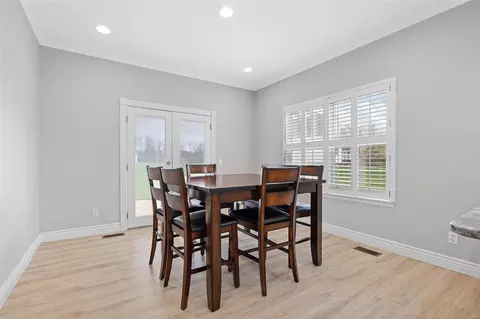 Dining - 102 Laurens Rdg, O'fallon, MO 63368 photo 2 of 2