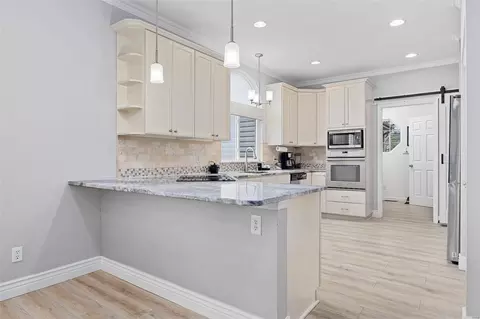 Kitchen - 102 Laurens Rdg, O'fallon, MO 63368 photo 4 of 4