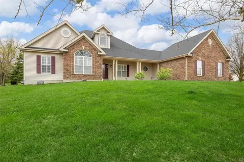 102 Laurens Rdg, O'fallon, MO 63368