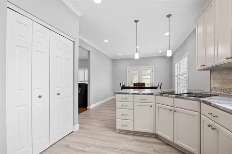 Kitchen - 102 Laurens Rdg, O'fallon, MO 63368 photo 3 of 4