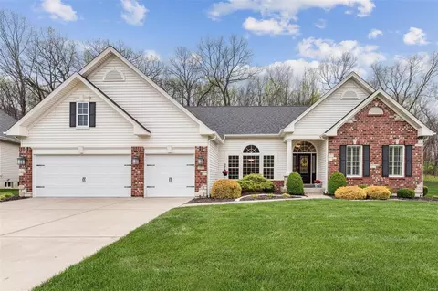 137 Wyndgate Valley Dr, Lake Saint Louis, MO 63367