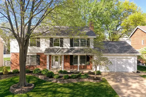 15757 Country Ridge Dr, Chesterfield, MO 63017