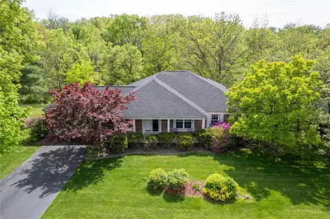 12166 Royal Valley Dr, Saint Louis, MO 63141