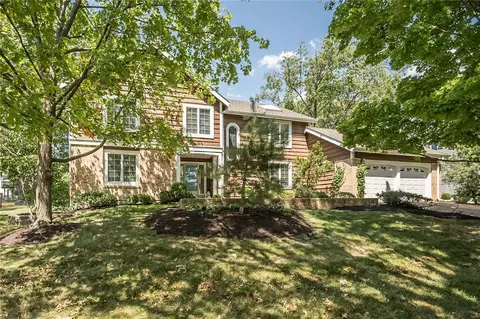 15751 Country Ridge Dr, Chesterfield, MO 63017
