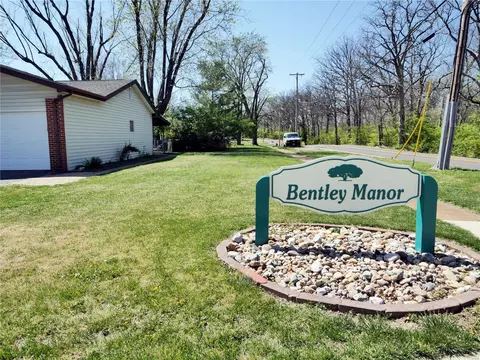 View/Area - 2000 Caesar Dr, Fenton, MO 63026 photo 1 of 3