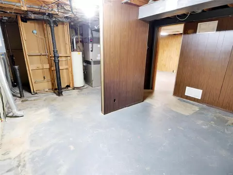 Exterior - 2000 Caesar Dr, Fenton, MO 63026 photo 10 of 12
