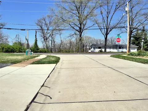 View/Area - 2000 Caesar Dr, Fenton, MO 63026 photo 3 of 3